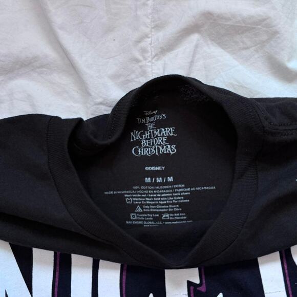 Nightmare before christmas black graphic tee sz M Jack skellington Santa claus - Picture 4 of 8